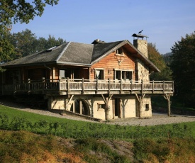Beautiful Chalet with Jacuzzi and Sauna in Thirimont